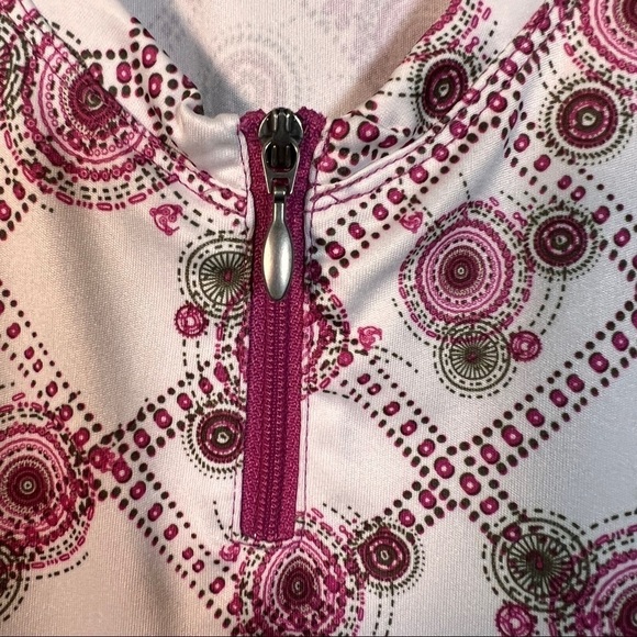 CLUB RIDE Sleeveless cycling Jersey. Magenta/gray/Wht. Zipper at neckline. - Picture 2 of 4